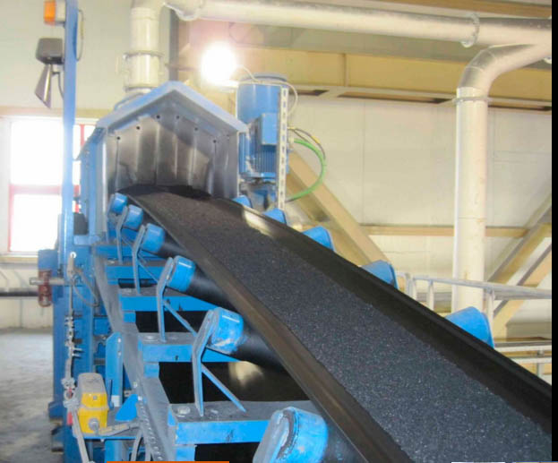 傳送帶輸送機(jī)運(yùn)輸圖.jpg 傳送帶輸送機(jī)運(yùn)輸圖.jpg