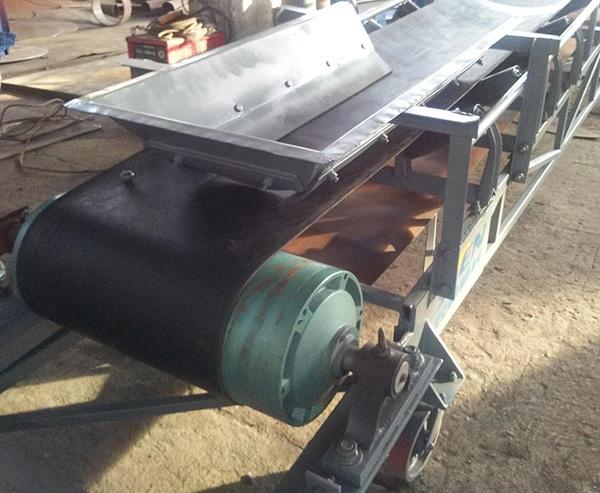 礦用皮帶輸送機(jī).jpg 礦用皮帶輸送機(jī).jpg