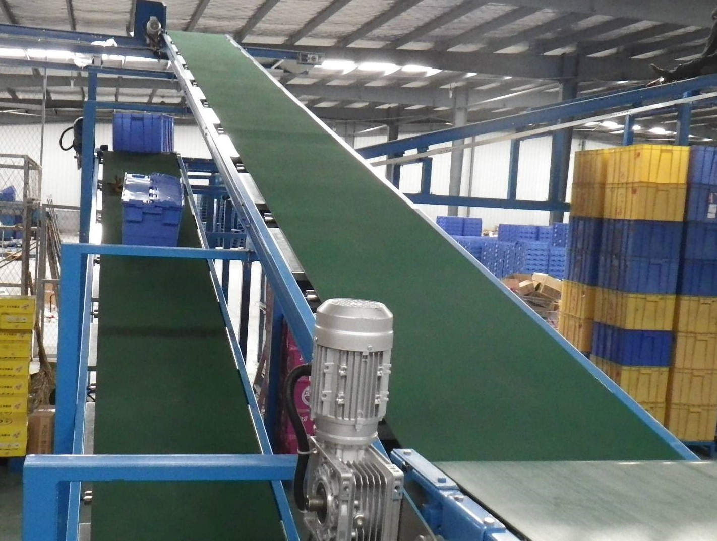 濟寧皮帶輸送機.jpg 濟寧皮帶輸送機.jpg